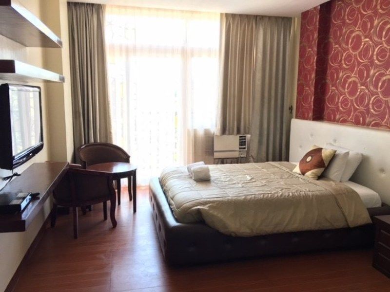 Oyo 159 San Remigio Pensionne Suites Cebu Ngoại thất bức ảnh