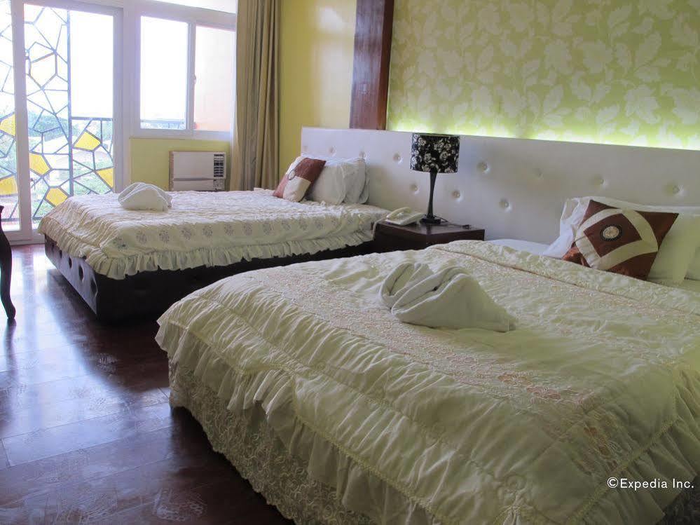 Oyo 159 San Remigio Pensionne Suites Cebu Ngoại thất bức ảnh