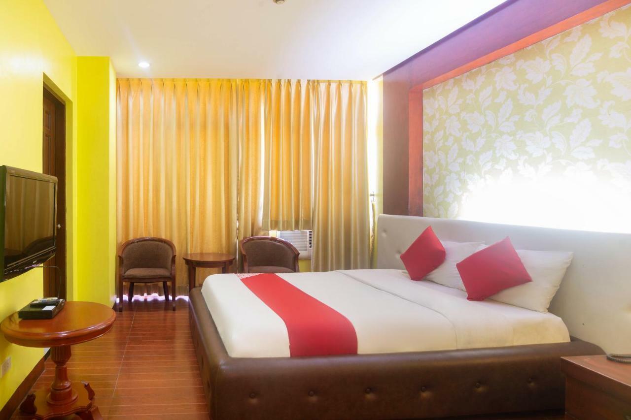Oyo 159 San Remigio Pensionne Suites Cebu Ngoại thất bức ảnh