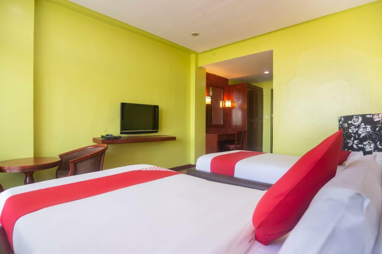 Oyo 159 San Remigio Pensionne Suites Cebu Ngoại thất bức ảnh